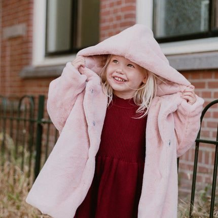 Fluffy roze winterjas met capuchon