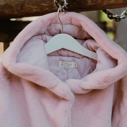 Fluffy roze winterjas met capuchon