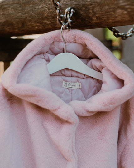 Fluffy roze winterjas met capuchon