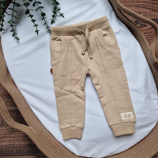 Pleated pants
